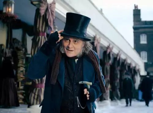 EbenezerAChristmasCarol_134363088214694885_big-cine_deskt.webp